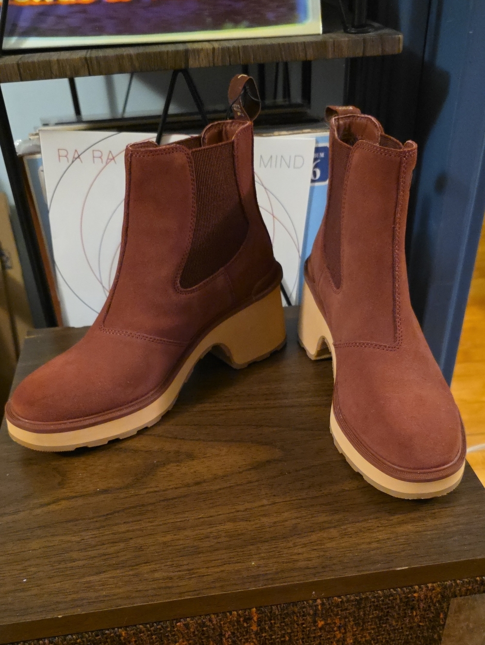 NWT Sorel Women's Burgundy Suede Chelsea Lug Boots 1 Inch Platform Sz 9.5